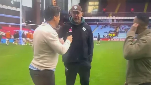 Geoff Parling empurra Craig Doyle depois que Liam ‌MacDevitt tentou uma conversão enquanto os jogadores estavam se aquecendo.