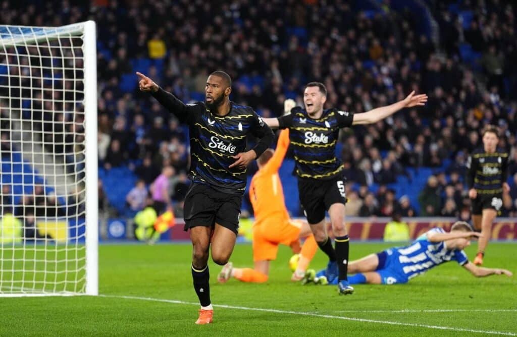 Beto marcou o gol de empate para o Everton