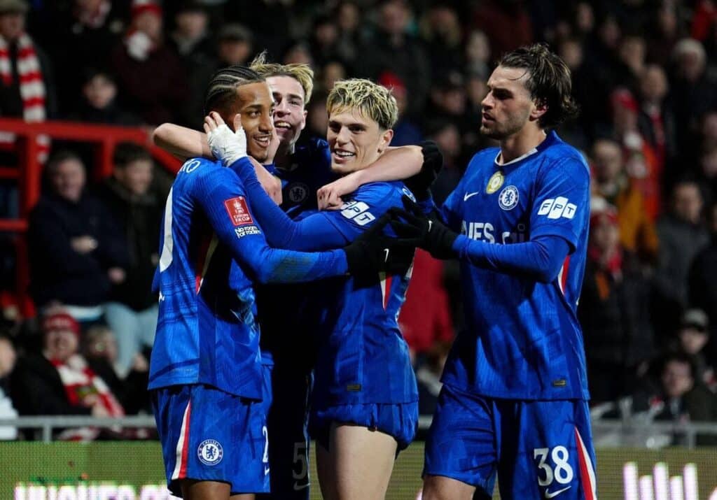 Chelsea comemora contra o Wrexham.