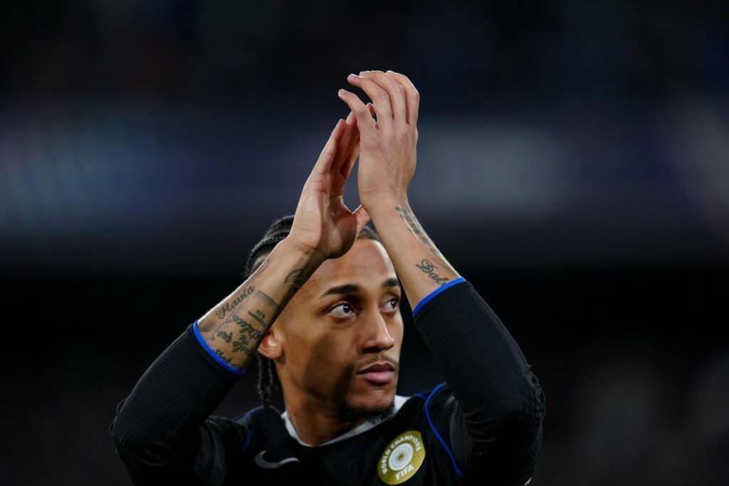 Atacante do Chelsea, João Pedro