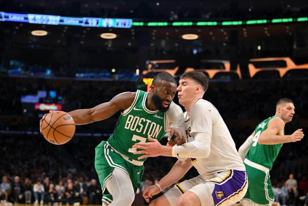 Jaylen Brown foi apoiado na corrida de MVP por LeBron James.