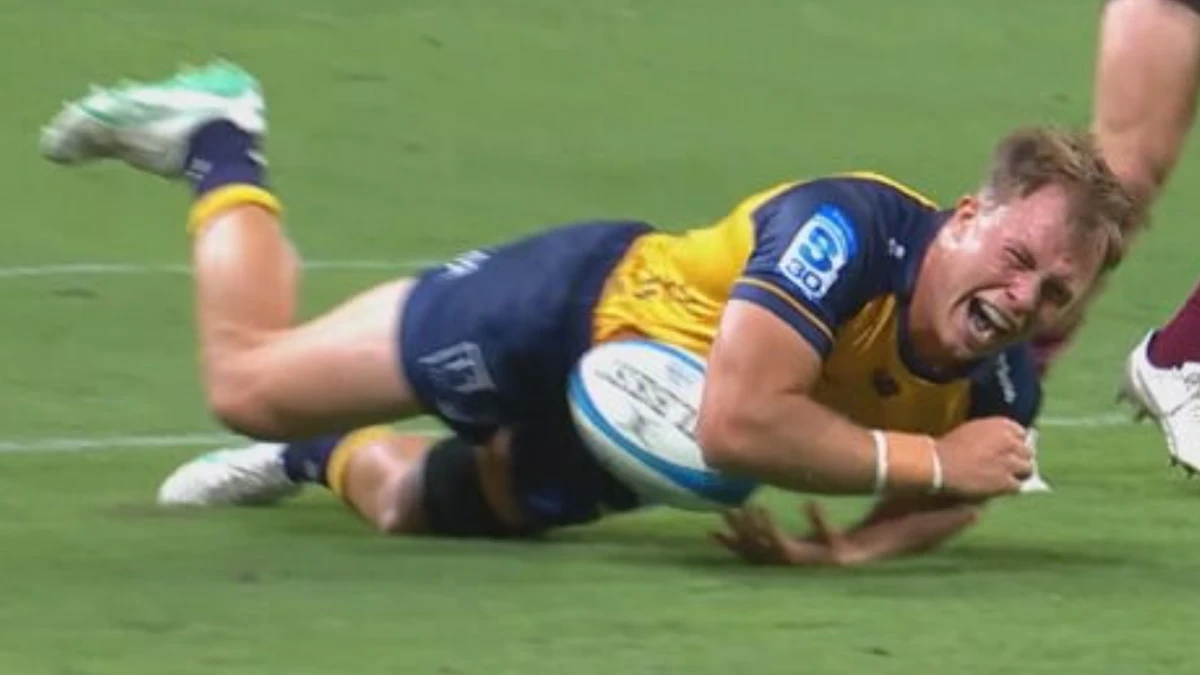 Queensland Reds contra Força Ocidental; Notícias de Zac Lomax; Estreia cancelada por causa de tensão nos isquiotibiais