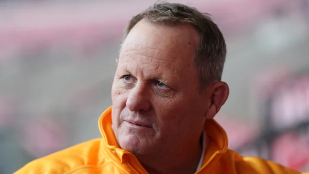 O técnico da Austrália, Kevin Walters, durante um evento de lançamento no Estádio de Wembley, em Londres. Data da foto: terça-feira, 21 de outubro de 2025. (Foto de Ben Whitley/PA Images via Getty Images)