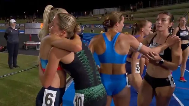 Jessica Hull, Claudia Hollingsworth.