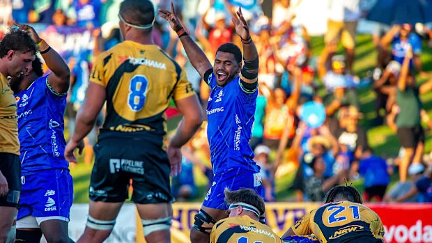 Os jogadores do Drua comemoram uma tentativa.