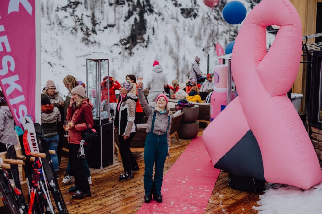 Pistas de esqui austríacas ficam rosadas