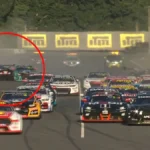 Notícias sobre supercarros 2026 | Acidente na volta de abertura em Christchurch; Drama da bandeira amarela; Kai Allen vence