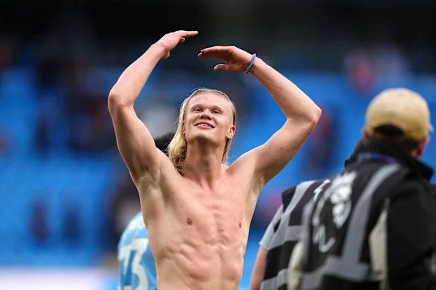 Erling Haaland, do Manchester City, comemora após a vitória sobre o Arsenal.
