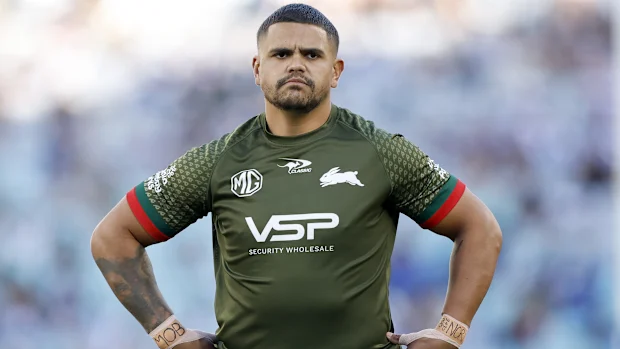 SYDNEY, AUSTRÁLIA - 18 DE ABRIL: Latrell Mitchell dos Rabbitohs se aquece antes da partida da sétima rodada da NRL entre Canterbury Bulldogs e South Sydney Rabbitohs no Accor Stadium, em 18 de abril de 2025, em Sydney, Austrália. (Foto de Darrian Traynor/Getty Images)