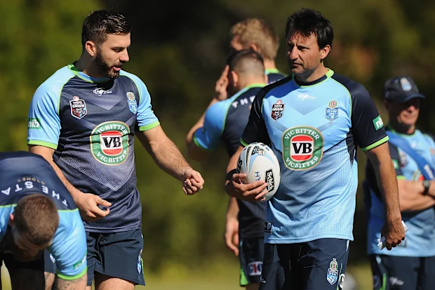 James Tedesco e Laurie Daley durante o acampamento Blues de 2016.