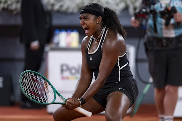 Hailey Baptiste, dos Estados Unidos, comemora a vitória contra Aryna Sabalenka durante a partida das quartas de final do Single Feminino no nono dia do torneio Mutua Madrid Open 2026, celebrado em La Caja Magica em 28 de abril de 2026 em Madrid, Espanha. (Foto de Alberto Gardin/Eurasia Sport Images/Getty Images)