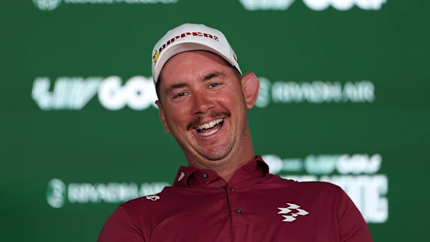Lucas Herbert, do Ripper GC, sorri durante uma coletiva de imprensa antes do LIV Golf Hong Kong no Hong Kong Golf Club em 3 de março de 2026 em Hong Kong, China. (Foto de Kate McShane/Getty Images)