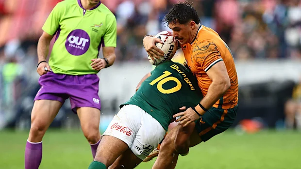 O portador da bola Zach Fittler, da Austrália, durante a partida do Campeonato de Rugby Sub-20.