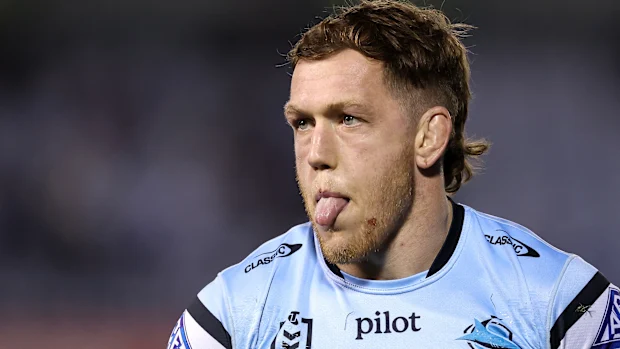 Cameron McInnes dos Sharks se aquece antes da partida da 15ª rodada da NRL entre os Cronulla Sharks e os St George Illawarra Dragons no Sharks Stadium em 12 de junho de 2025, em Sydney, Austrália. (Foto de Cameron Spencer/Getty Images)