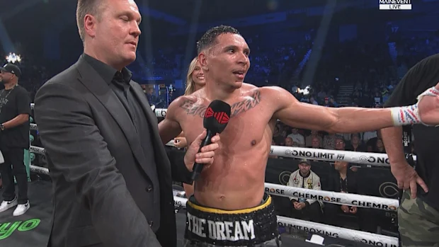 Rahim Mundine frustrado com as vaias.