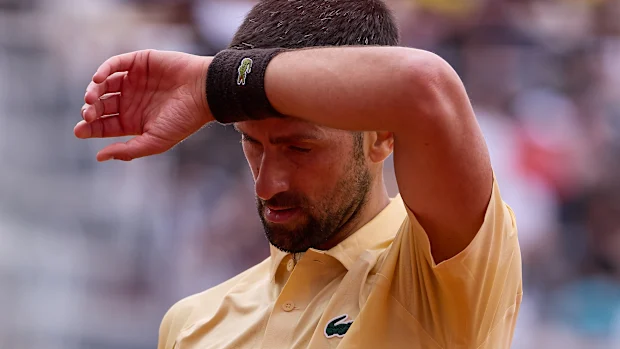 Novak Djokovic da Sérvia reage durante sua única partida contra Dino Prizmic da Croácia durante o Internazionali BNL D'Italia 2026 no Foro Italico em 08 de maio de 2026 em Roma, Itália. (Foto de Emmanuele Ciancaglini/Ciancaphoto Studio/Getty Images)