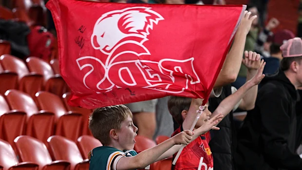Os torcedores do Queensland Reds ficaram desapontados. 