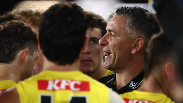 O técnico do Richmond, Adem Yze.