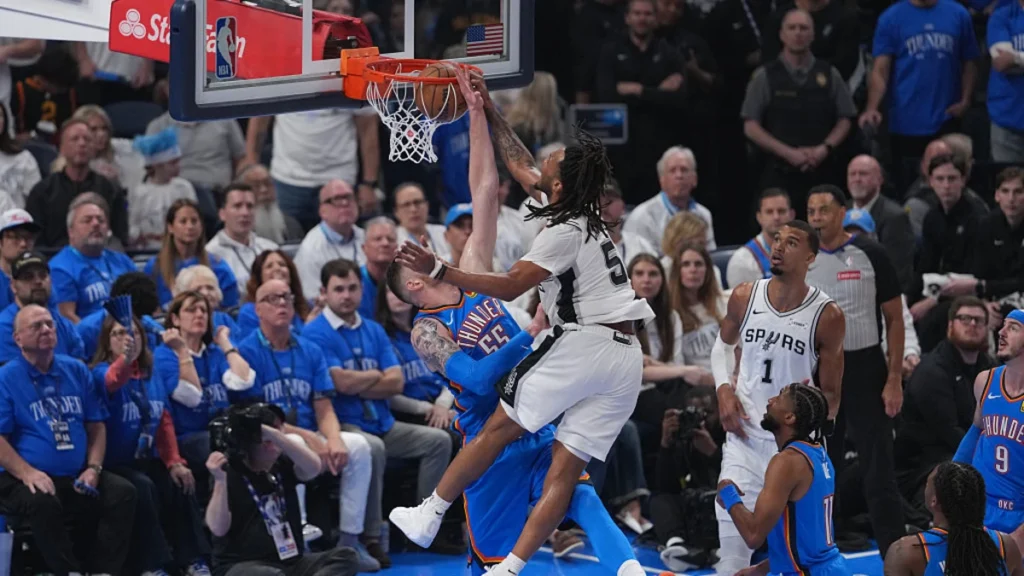 Playoffs da NBA 2026: Oklahoma City Thunder x San Antonio Spurs; Pontuação do jogo 2 das finais da Conferência Oeste, notícias, vídeo de enterrada de Stephon Castle