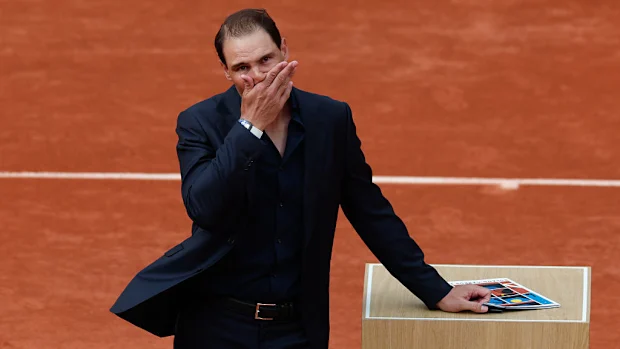 Rafael Nadal em Roland Garros durante o primeiro dia do Aberto da França.