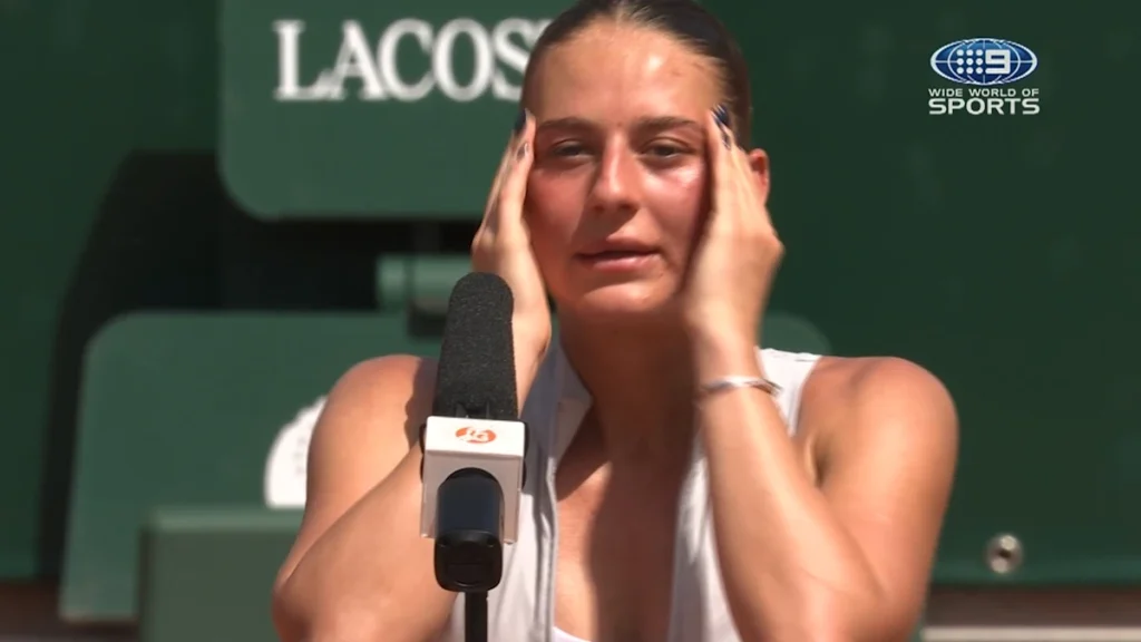 Notícias do tênis do Aberto da França de 2026, casa da família Marta Kostyuk na Ucrânia quase atingida por um míssil, vence Oksana Selekhmeteva
