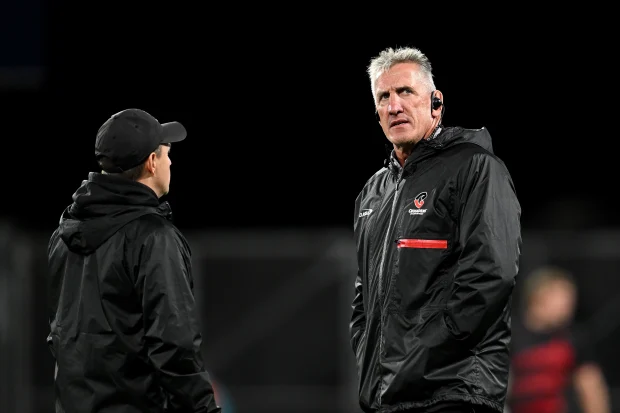 Treinador Rob Penney dos Crusaders no Forsyth Barr Stadium.