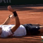 Aberto da França 2026: vídeo de lesão de Jakub Mensik; Notícias de Alex de Minaur; Estrela tcheca desmaia no calor