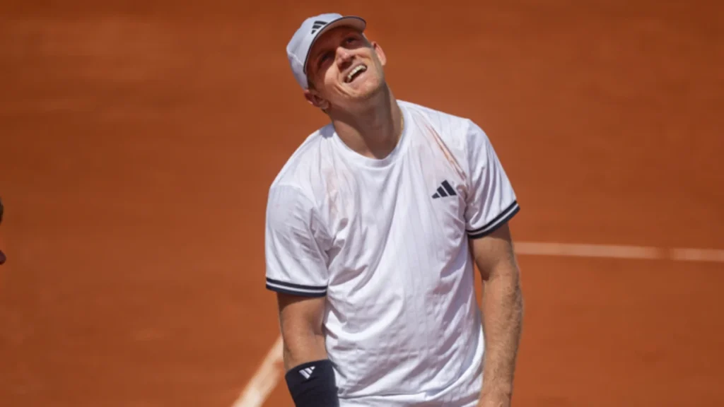 Notícias do Aberto da França 2026: Alejandro Davidovich Fokina acusa o técnico Mariano Puerta de abandoná-lo