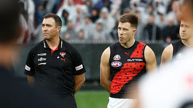 Brad Scott e Zach Merrett fazem fila juntos no Anzac Day.