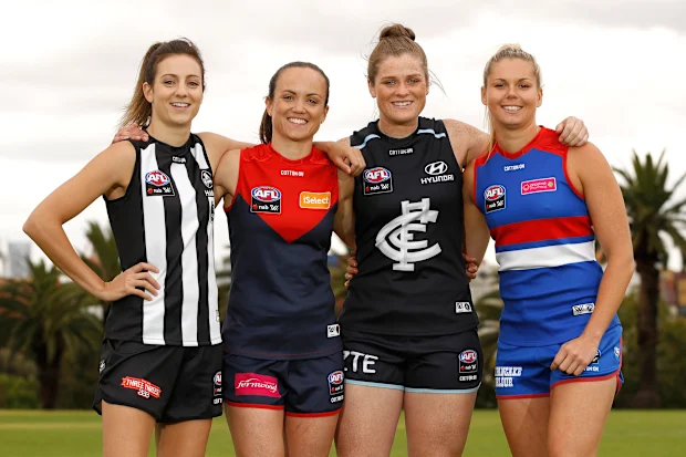 As capitães vitorianas da AFLW (LR) Stephanie Chiocci, Daisy Pearce, Brianna Davey e Katie Brennan.