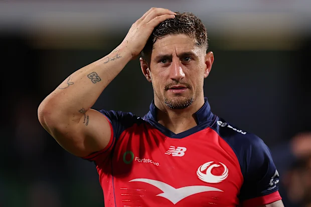 PERTH, AUSTRÁLIA - 16 DE MAIO: Zac Lomax da Força observa após a partida da 14ª rodada do Super Rugby entre Western Force e Queensland Reds no HBF Park, em 16 de maio de 2026, em Perth, Austrália. (Foto de Paul Kane/Getty Images)