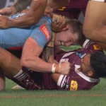Resultados ao vivo do jogo 2 do State of Origin 2026: atualizações, resultados, destaques e últimas notícias de NSW Blues vs QLD Maroons; Britânico Nikora e Hudson Young em luta; Kotoni Staggs marca após erro de Tom Flegler
