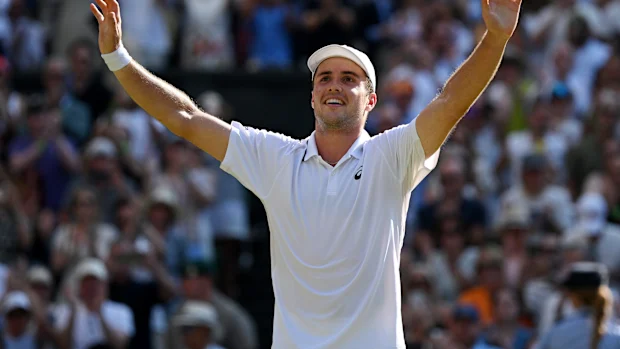 Fery enfrenta Alex Zverev na semifinal.