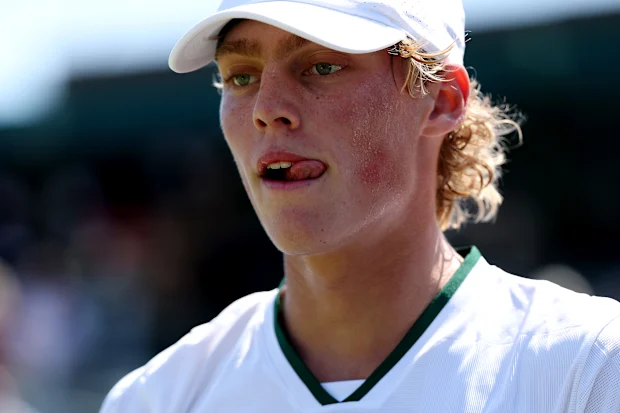Hewitt jogará na sexta à noite.