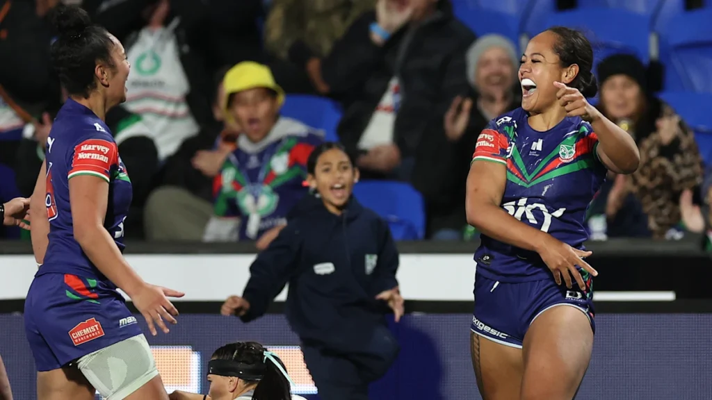 NRLW 2026: A estrela dos Warriors, Lavinia Tauhalaliku, consegue quatro tentativas na goleada sobre os Cowboys | Vídeo
