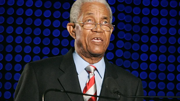 Sobers fala durante a cerimônia de abertura da Copa do Mundo de Críquete ICC em 2007.