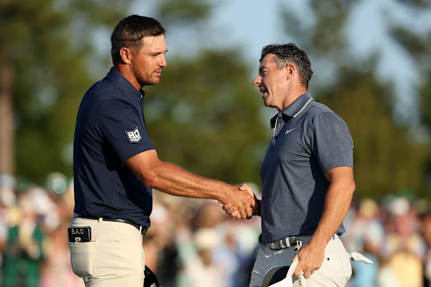 Bryson DeChambeau parabeniza Rory McIlroy por sua vitória no Masters,