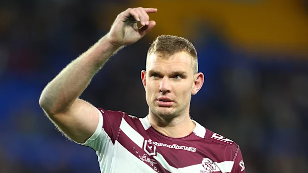 GOLD COAST, AUSTRÁLIA - 13 DE JUNHO: Tom Trbojevic do Sea Eagles observa durante a partida da 15ª rodada da NRL entre Gold Coast Titans e Manly Sea Eagles no Cbus Super Stadium, em 13 de junho de 2025, em Gold Coast, Austrália. (Foto de Chris Hyde/Getty Images)