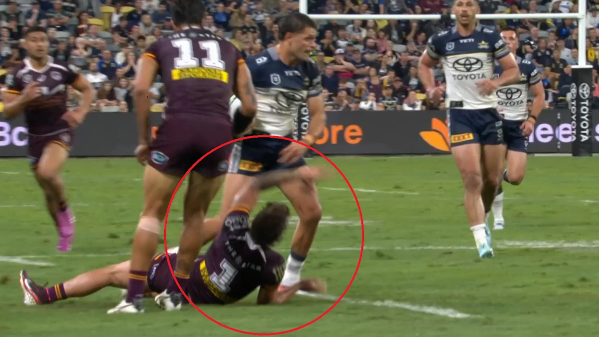 NRL 2026: Reece Walsh arrasado por Braidon Burns no confronto do Brisbane Broncos com o North Queensland Cowboys | Vídeo