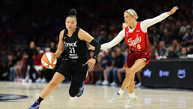 Cunningham tenta impedir a arma Lynx, Kayla McBride