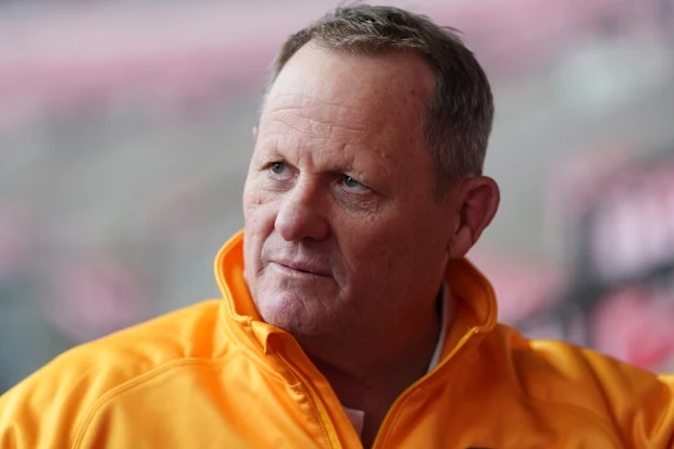 O técnico da Austrália, Kevin Walters, durante um evento de lançamento no Estádio de Wembley, em Londres. Data da foto: terça-feira, 21 de outubro de 2025. (Foto de Ben Whitley/PA Images via Getty Images)