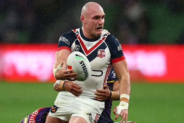 Galos armam formas de Angus Crichton para descarregar.