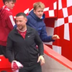 Notícias da Premier League 2026: torcedor do Liverpool leva camisa de Alexander Isak; Vídeo, reação; Atualizações de transferência de Bradley Barcola PSG