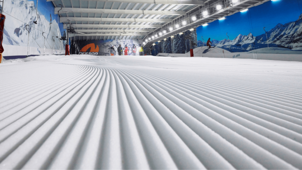 Sophie, duquesa de Edimburgo, esquia dentro de casa no Snow Center