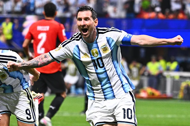 Messi é o co-líder da corrida das botas de ouro com Kylian Mbappe.