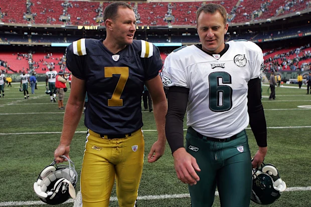 Os apostadores australianos Ben Graham #7 do New York Jets e Sav Rocca #6 do Philadelphia Eagles em 2007.