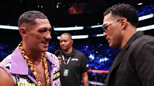 David Benavidez e Jai Opetaia se enfrentam.