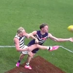 AFL novo 2026: Rory Sloane irrompe sobre Ollie Dempsey sem gol na derrota do Geelong Cats na semifinal para Fremantle Dockers
