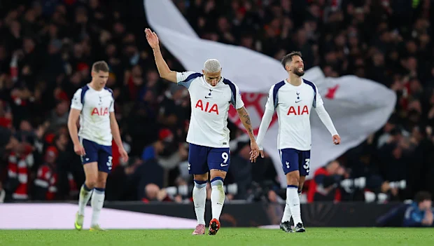 Richarlison reage durante uma partida da Premier League na temporada passada.
