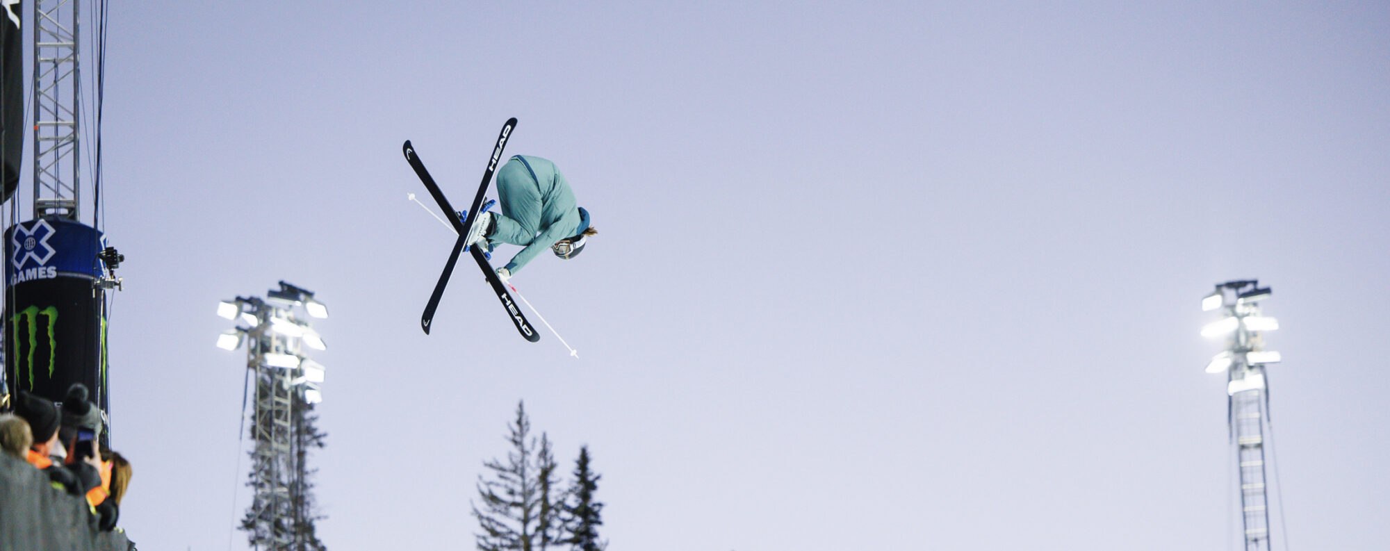 Mia Brookes e Zoe Atkin almejam a final de inverno dos X Games europeus